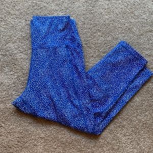 Senita Athletics Lux Epic 7/8 capris in Sweet Blue Dots.